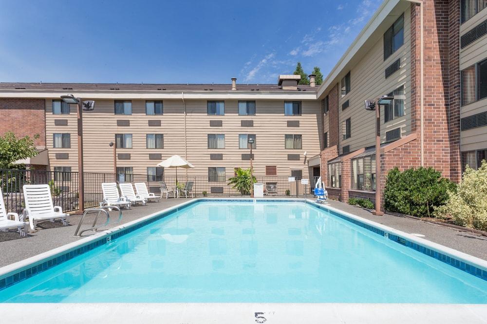 Quality Inn & Suites Clackamas - Portland Exterior foto