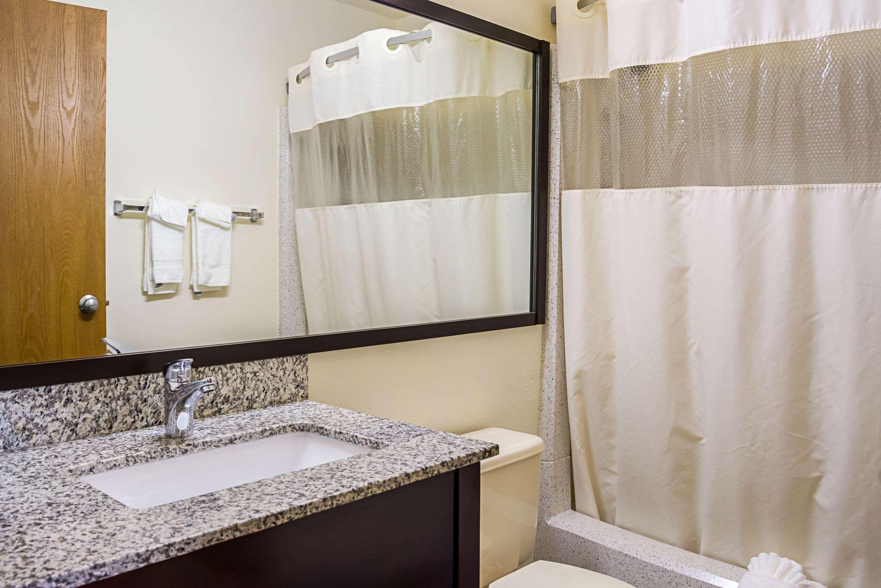 Quality Inn & Suites Clackamas - Portland Exterior foto